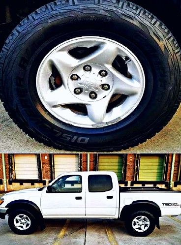 $1,4OO I'm selling urgentl 2OO4 Toyota Tacoma.