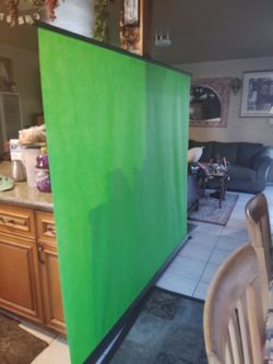 It's a green screen