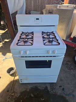 Frigidaire stove like new