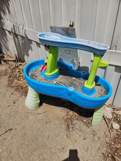 Kids splash water and sand play station