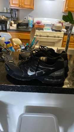 NIKE air maxes