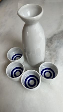Saki Set  of 4