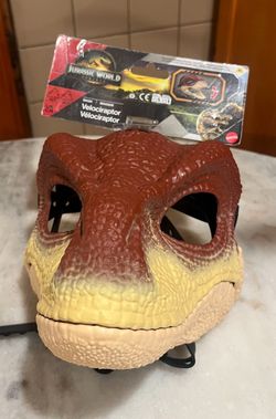 Jurassic World Velociraptor $10
