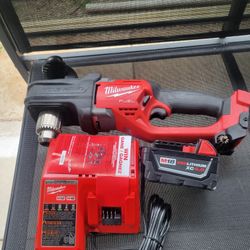 Milwaukee

M18 FUEL GEN II 18V Lithium-Ion Brushless Cordless 1/2 in. Hole Hawg Right Angle Drill

