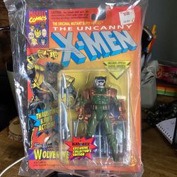 X-men Toy Biz Wolverine Kay Bee Toys Special Edition Figure, W/ Trading Card Green Suit
