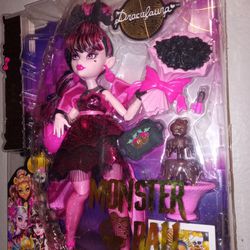 Draculaura Monster High Doll