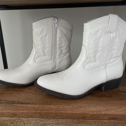 White Cowboy Boots Ankle length Cowboy Boots