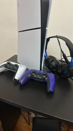 PS5 Bundle (PS5+2 Controllers+Headset) OBO