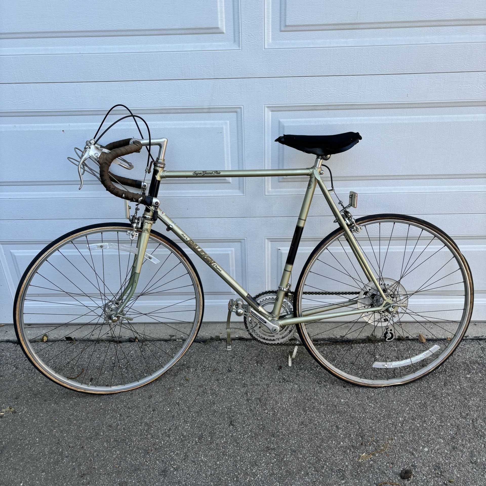 Vintage 1978 Raleigh Super Grand Prix Bicycle - Pearl Green