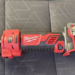 Milwaukee Cut Out Tool
