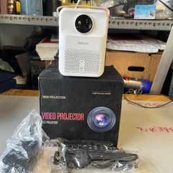 Portable Portable Projector Sainyer LED Movie Media Mini HD 4K Kit Bundle 
