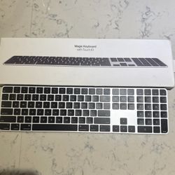 Apple Numeric Touch ID Keyboard Black  (like New )
