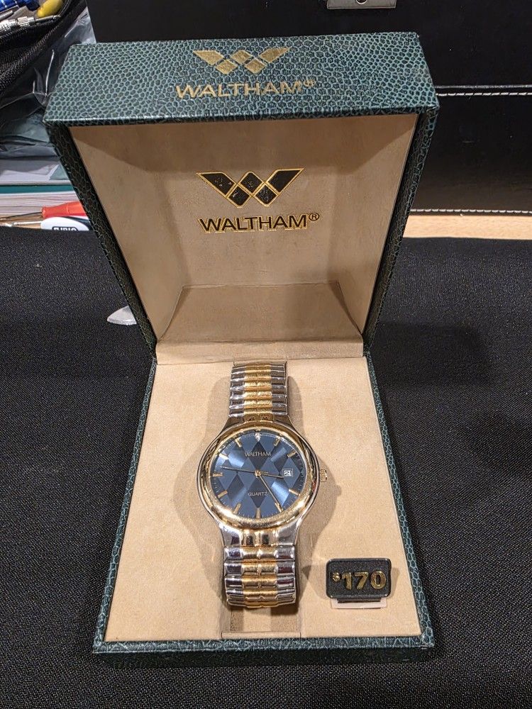 Vintage WALTHAM watch 1979