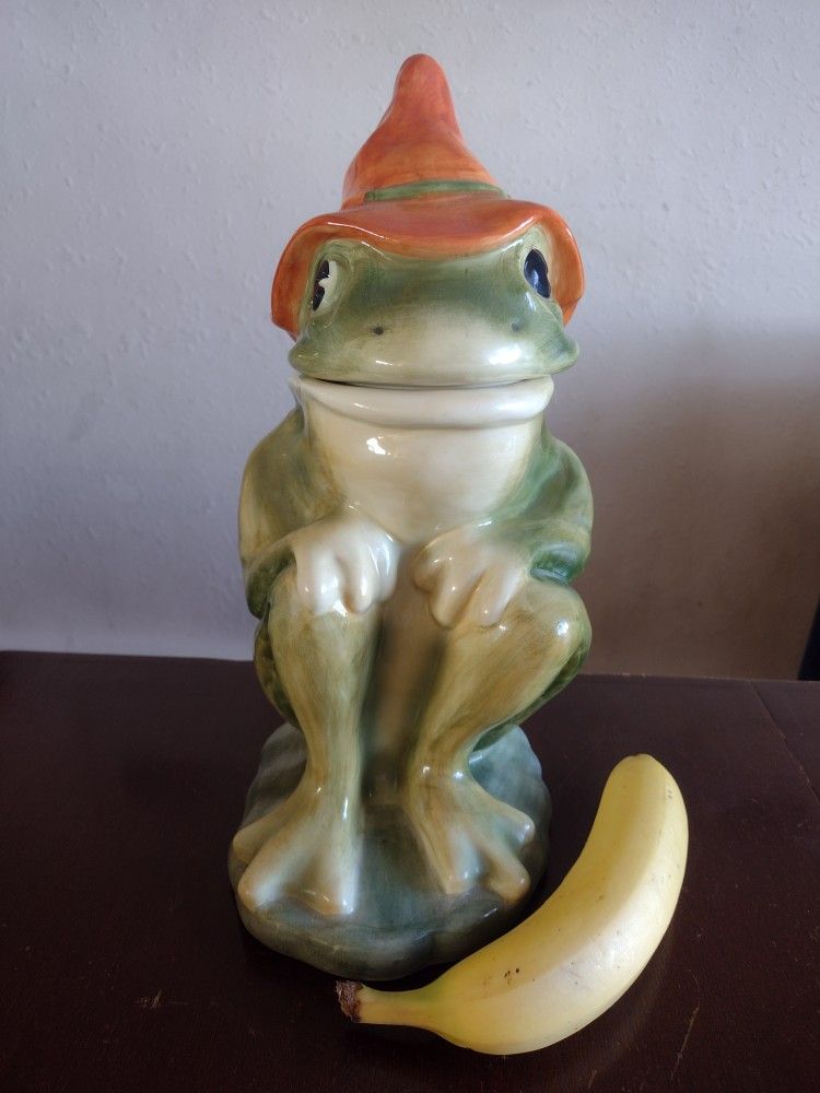 Adorable frog cookie jar