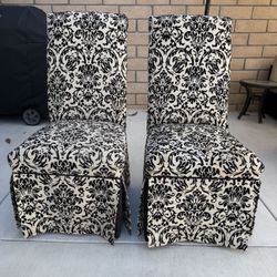 2 Dining Table Chairs