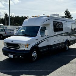 1999 24FT Dynamax Isata Sport Sedan – Clean Class C – Low Miles