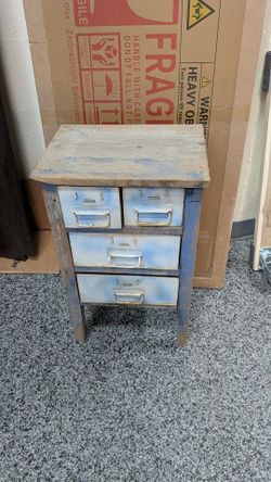 Rustic little storage to drawer cabinet. $10