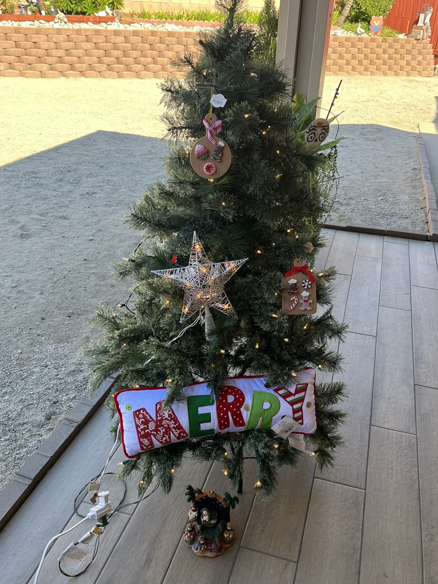 Beautiful Christmas 🎄 Tree 🌲