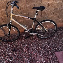 Trek Navigator 300 Hybrid Bike