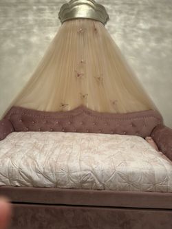 Bedroom Set For Sale 