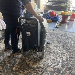 Tennant Wet And Dry Vacuum