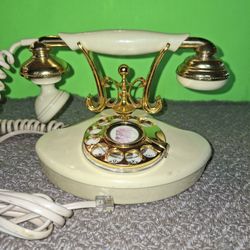 VINTAGE PRINCESS ROTARY PHONE - PETITE ! 