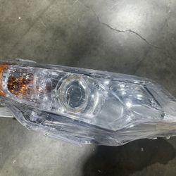 2012-2014 Toyota Camry Eagle Eyes Right Headlight 8111006800 