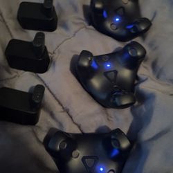 x3 Vive 3.0 Trackers And x3 Dongles 