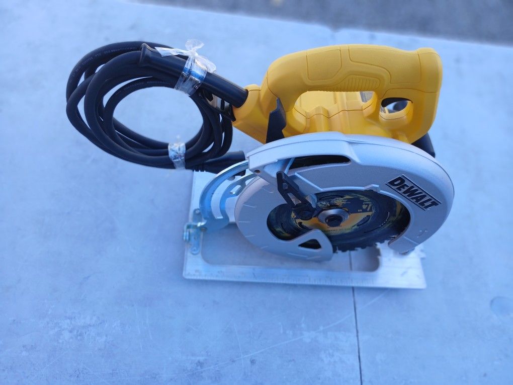 Sierra Sircular Dewalt De Luz De 7 Un Curto