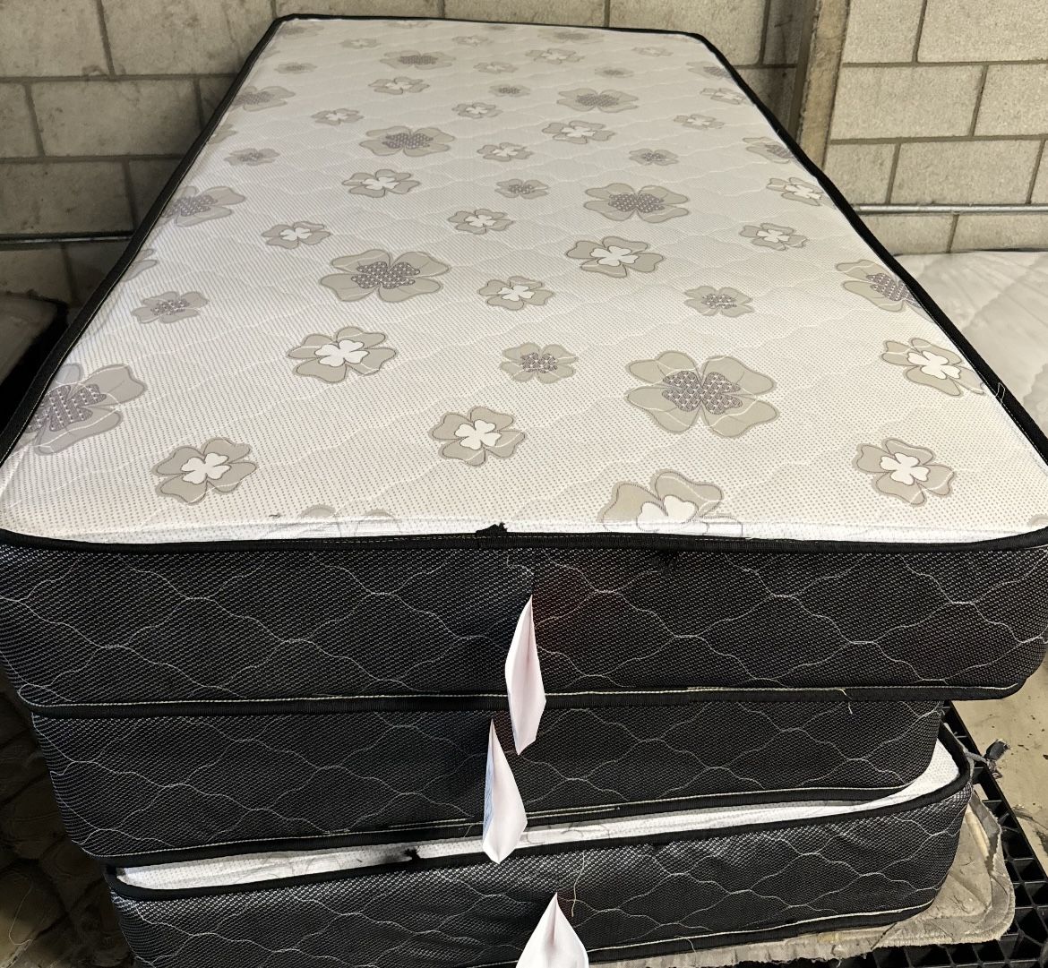 Twin mattress ONLY Student Discount Summer