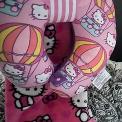 Hello Kitty Pillow And Toddler Blanket 🩷💕