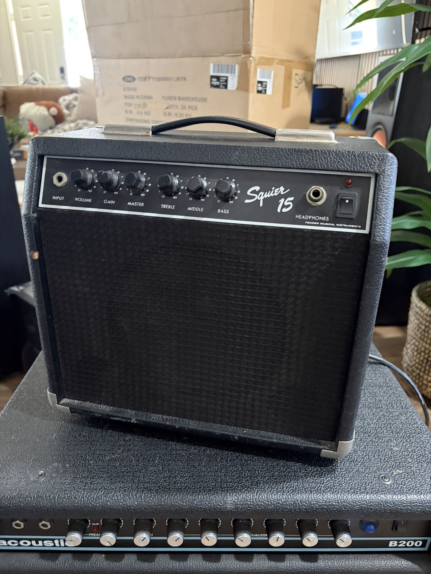 Fender Squier 15 – Guitar Practice Amp (Great Condition)