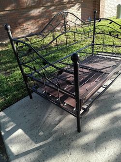 Daybed twin metal with trundle