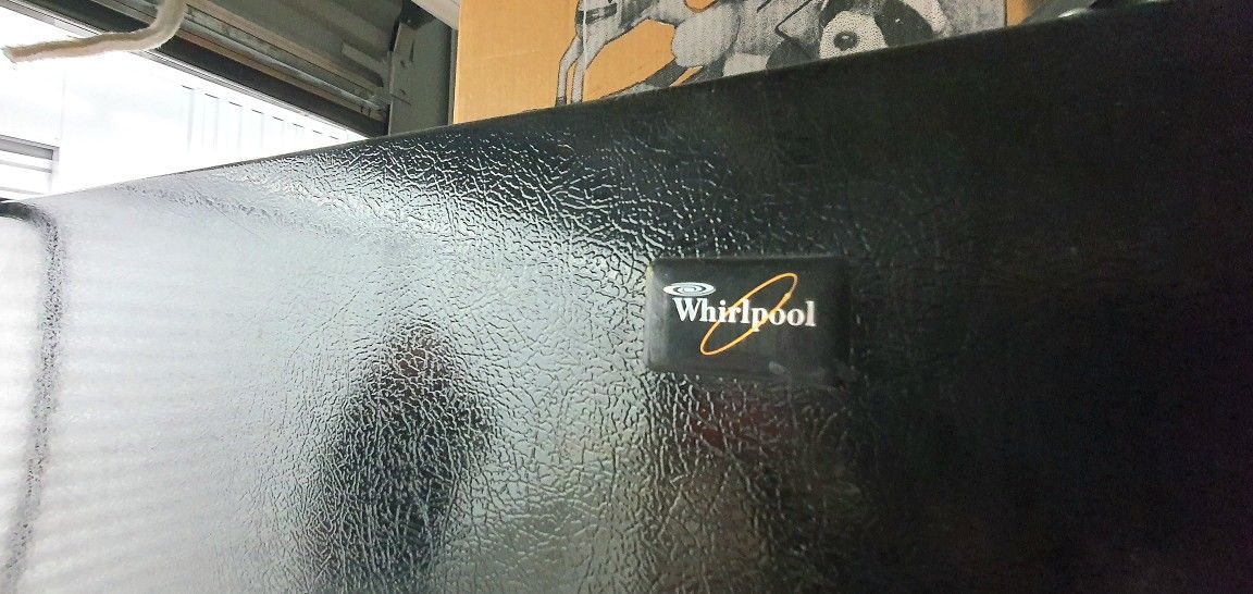 WHIRLPOOL REFRIGERATOR