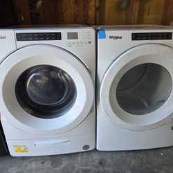 SET WHIRLPOOL WHASER AND GAS DRYER NEW FRONT LOADER 