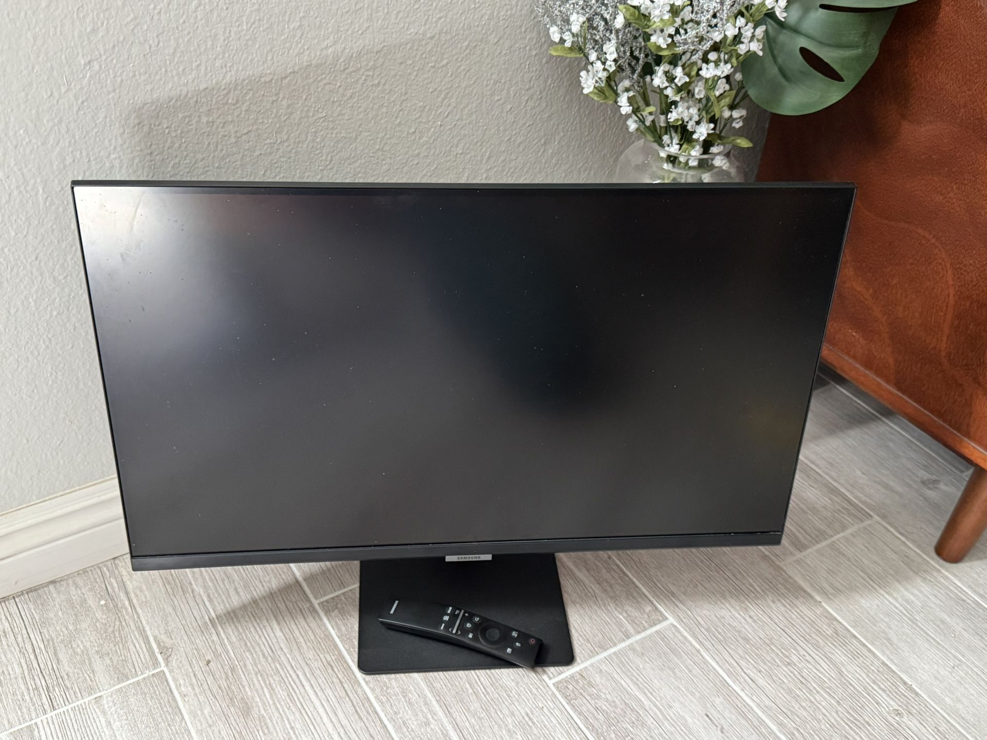 SAMSUNG M5 Series 27 In HD PC Monitor / TV