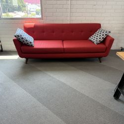 Couch w/pillows 