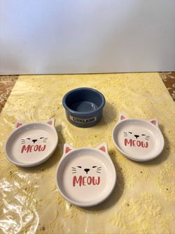 Whisker Famous Brand Pet Ceramic Plate Set