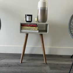 Beautiful Modern Decor Table With Accessories(Books/ Vase/ Candles) Included Or 