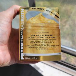 PTR Brand New Never Been Opened 24k Gold Face Mask