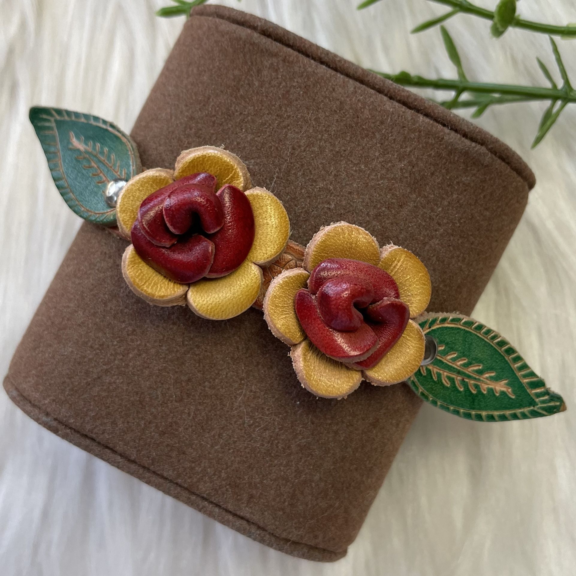 Leather flower bracelet