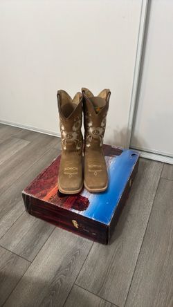 Western boots for women