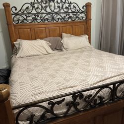 Samuel Lawrence King Size Bedroom Suite
