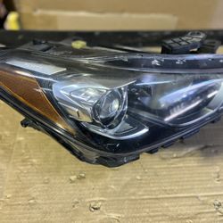 2019 2020 2021 GENESIS G70 FRONT RIGHT PASSENGER SIDE HEADLIGHT LIGHT