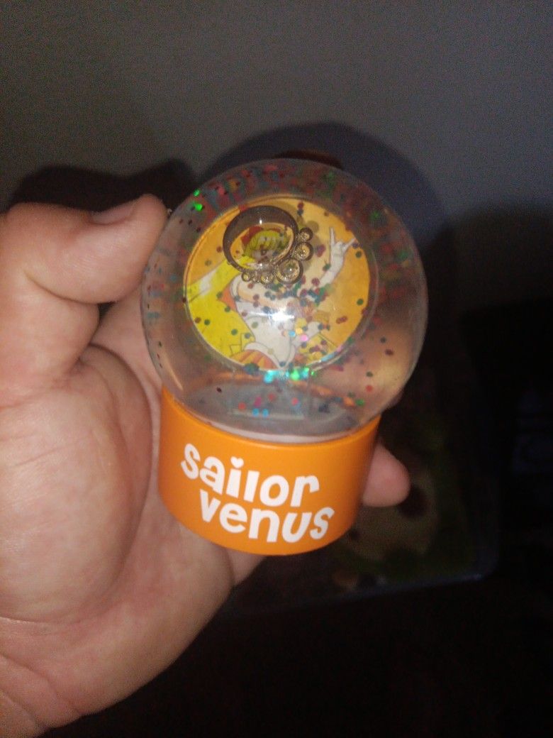 Super Cute Sailor Venus Mini Water Globe