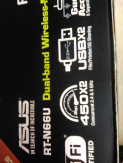 Asus RT-N66U router . dark knight router in box in mint condition
