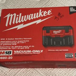 Milwaukee M18 Portable Vacuum 