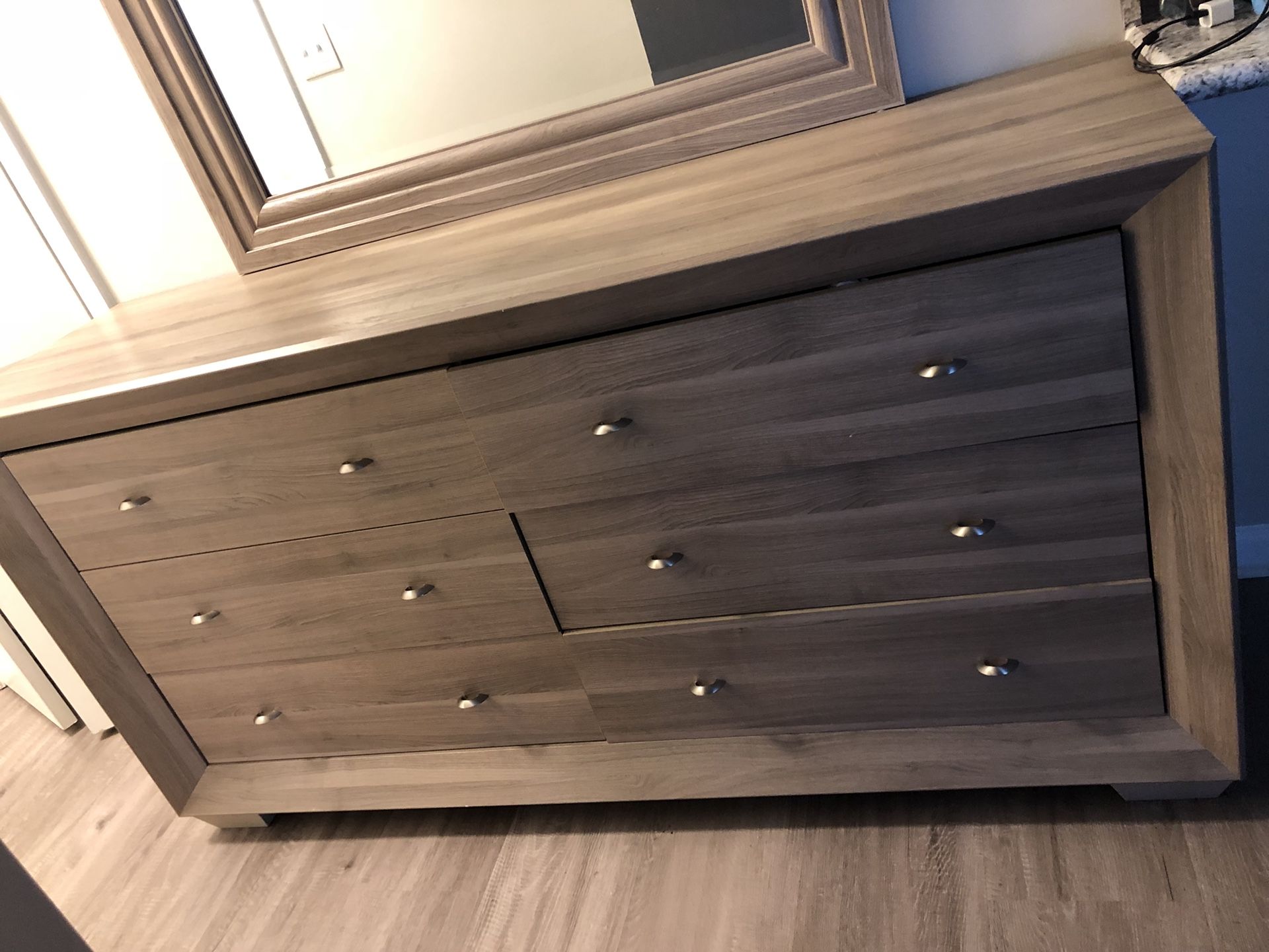 6 drawer dresser with mirror