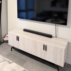 Modern TV Stand / Media Console 
