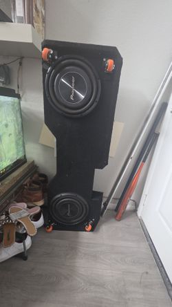 Dual 12" Pioneer Subwoofers in Custom Enclosure (Chevy Silverado)
